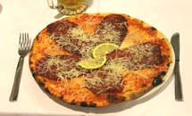 Pizza con bresaola, grana e limone